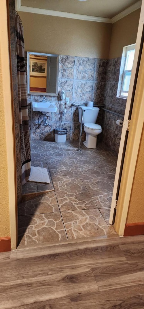 Geneva Motel image 3